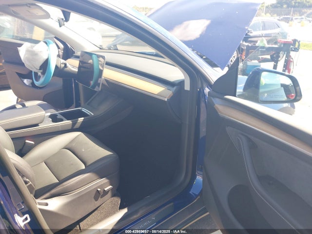 2023 TESLA MODEL Y 7SAYGDEE8PA033432 Photo 4