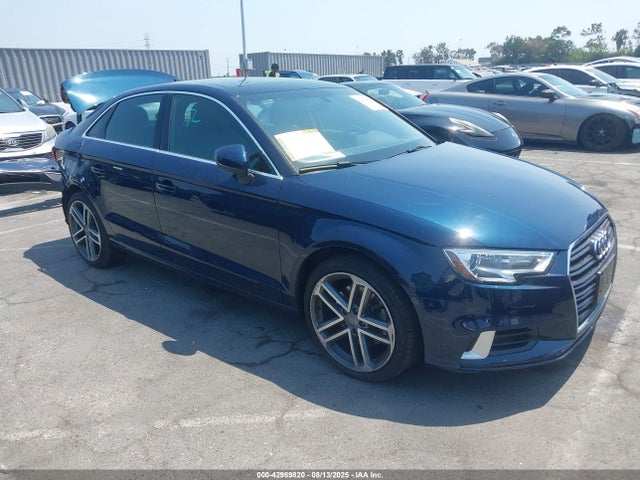 2019 AUDI A3 WAUAUGFFXK1015371 Photo 0