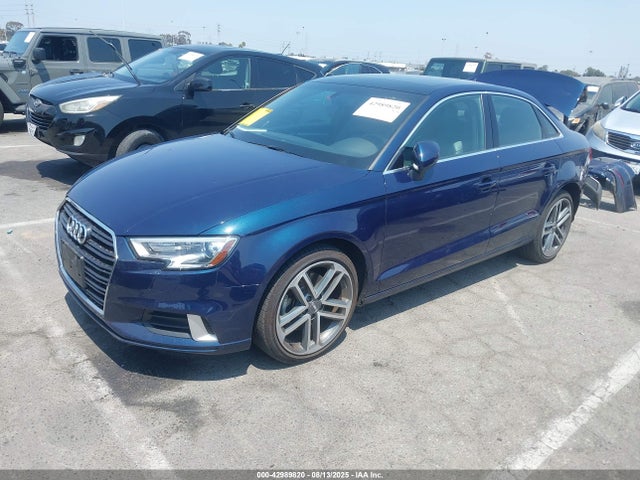 2019 AUDI A3 WAUAUGFFXK1015371 Photo 1