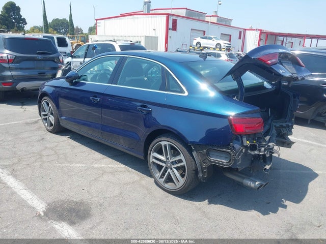 2019 AUDI A3 WAUAUGFFXK1015371 Photo 2