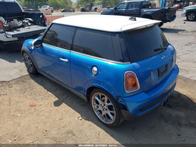 2007 MINI COOPER S WMWMF73557TL86999 Photo 2