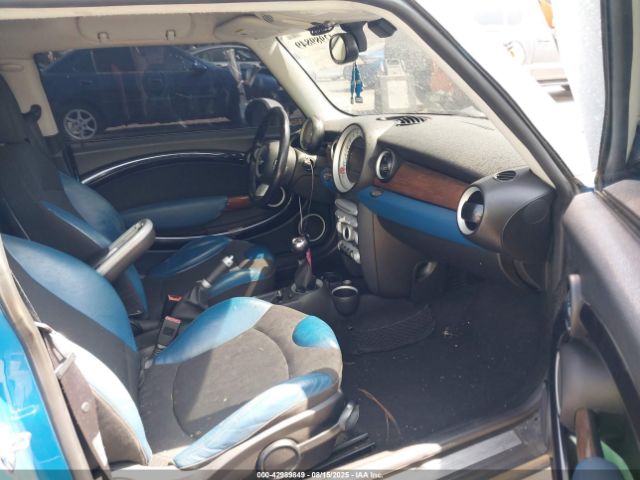 2007 MINI COOPER S WMWMF73557TL86999 Photo 4