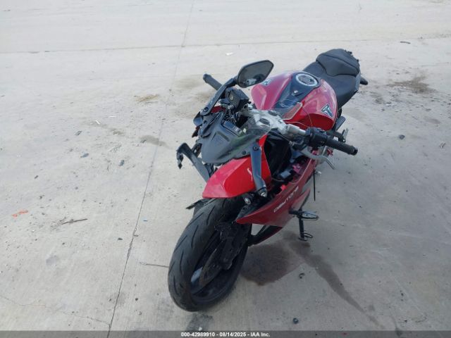 2025 TRIUMPH MOTORCYCLE DAYTONA SMTL23UF3STBU3571 Photo 4