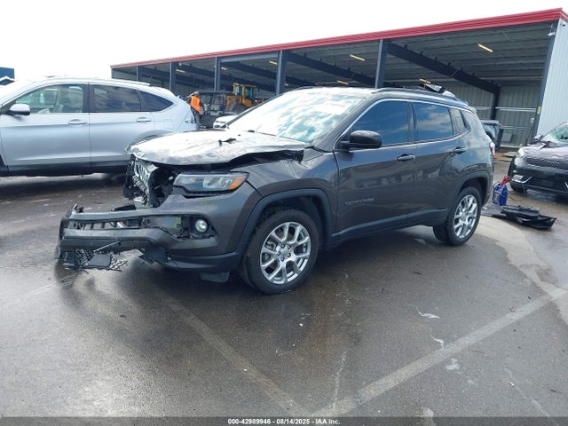 Jeep 2022 2022 3C4NJDFB8NT113806 Image 2