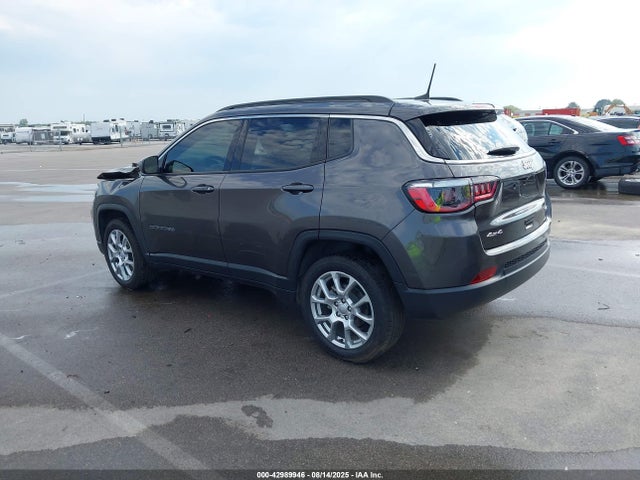 Jeep 2022 2022 3C4NJDFB8NT113806 Image 3