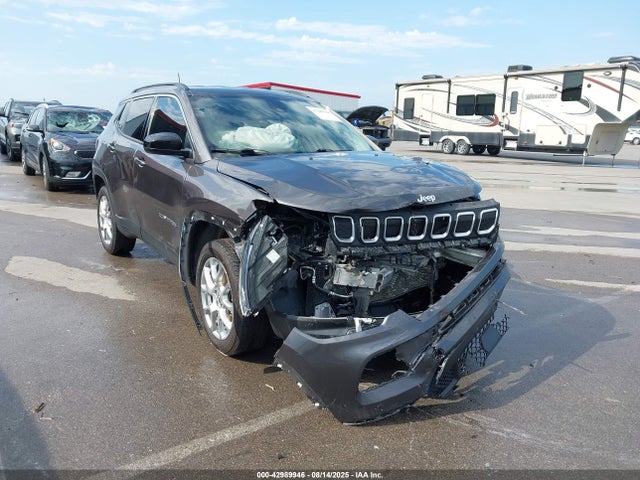 Jeep 2022 2022 3C4NJDFB8NT113806 Image 6