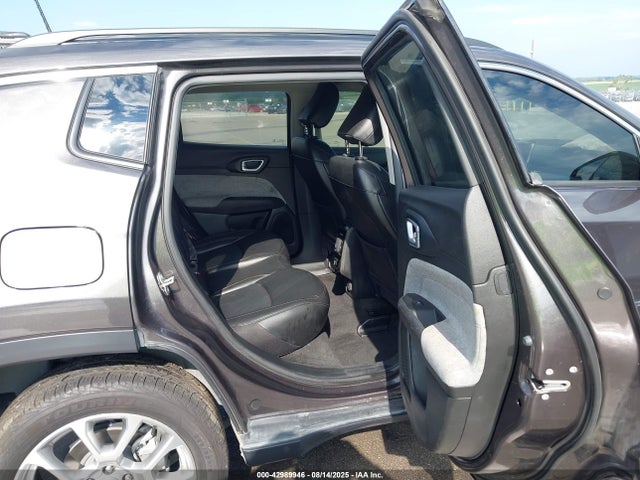 Jeep 2022 2022 3C4NJDFB8NT113806 Image 8