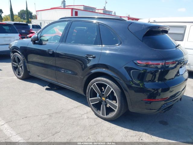 2021 PORSCHE CAYENNE WP1AF2AYXMDA36018 Photo 2