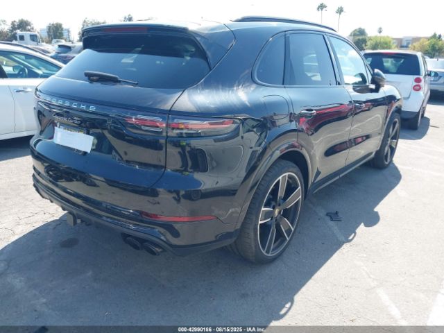 2021 PORSCHE CAYENNE WP1AF2AYXMDA36018 Photo 3