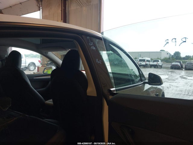 Tesla Model Y 2023 7SAYGDEE4PF702234 Image 8