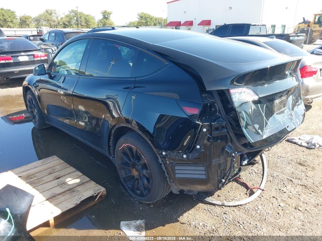 2021 TESLA MODEL Y 5YJYGDEE0MF193851 Photo 2
