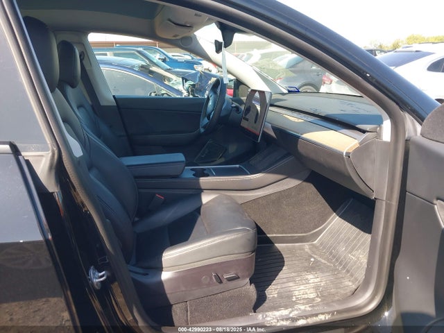 2021 TESLA MODEL Y 5YJYGDEE0MF193851 Photo 4