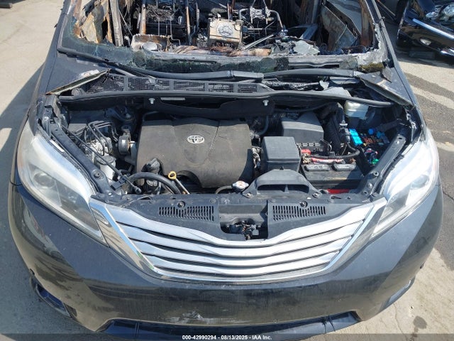 5TDDZ3DC6HS160678 Toyota Sienna Limited Premium 7 Passenger
