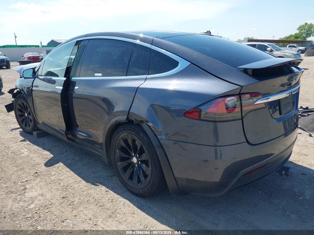 2020 TESLA MODEL X 5YJXCBE25LF217500 Photo 2