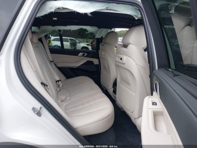 2021 BMW X5 5UXCR6C09M9F47126 Photo 7