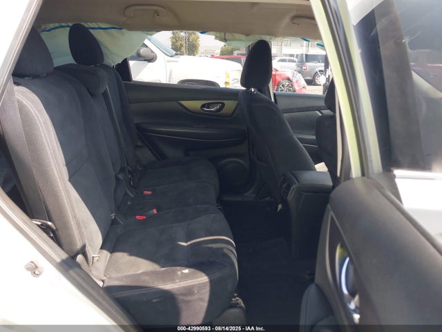 JN8AT2MT5GW022308 Nissan 2016