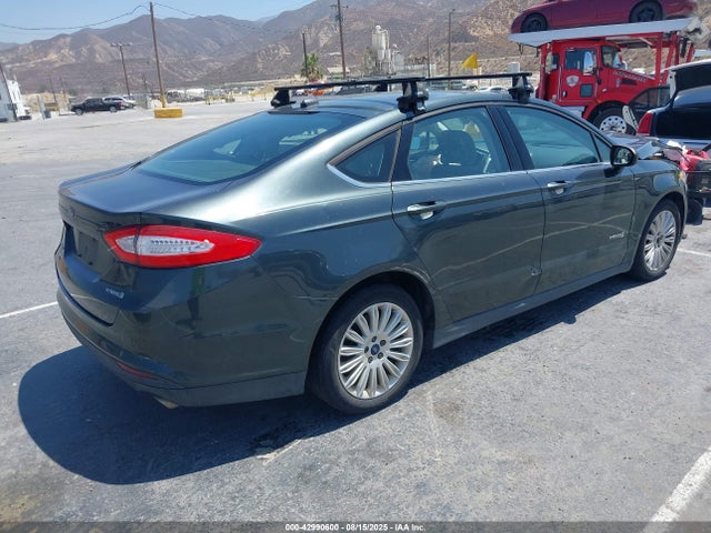 Ford 2016 2016 3FA6P0UU2GR131952 Image 4