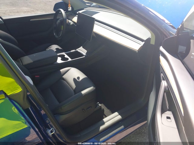 2024 TESLA MODEL Y 7SAYGDEF8RA272815 Photo 4