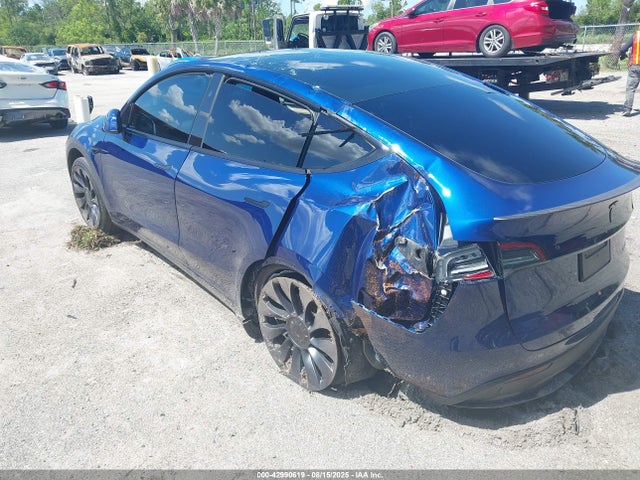 2024 TESLA MODEL Y 7SAYGDEF8RA272815 Photo 5