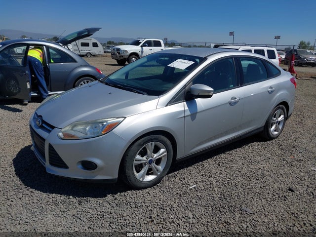 Ford 2014 2014 1FADP3F28EL350835 Image 2