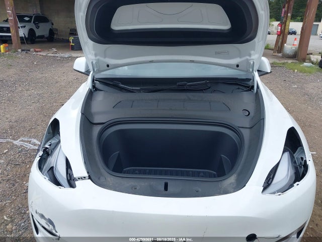 2025 TESLA MODEL Y 7SAYGAEE4SF295362 Photo 9