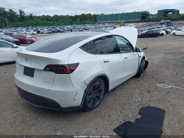 2025 TESLA MODEL Y 7SAYGAEE4SF295362 Photo 3