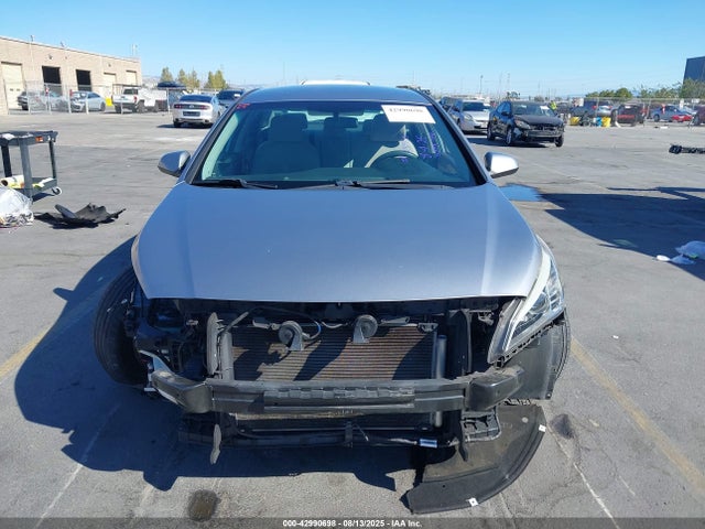 5NPE24AF3HH589182 Hyundai 2017