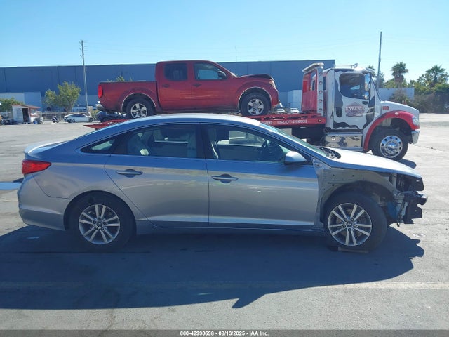 5NPE24AF3HH589182 Hyundai 2017