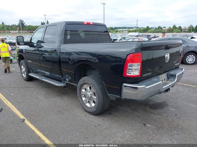 3C6UR5DL7RG285935 RAM 2024