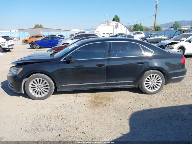 Volkswagen Passat 2016 1VWBT7A34GC010215 Image 14