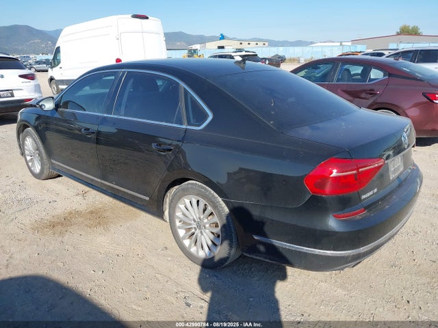 Volkswagen Passat 2016 1VWBT7A34GC010215 Image 3