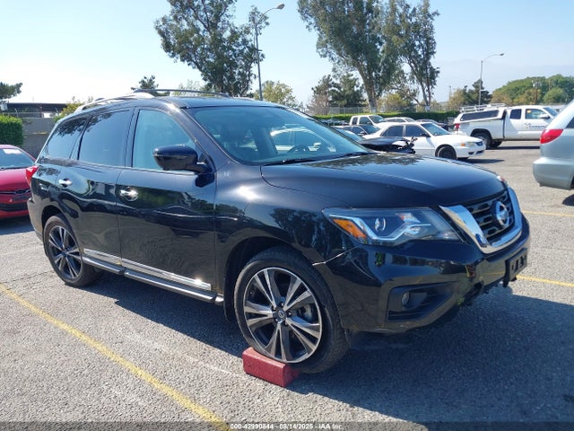 Nissan Pathfinder 2018 5N1DR2MM3JC666703 Image 1