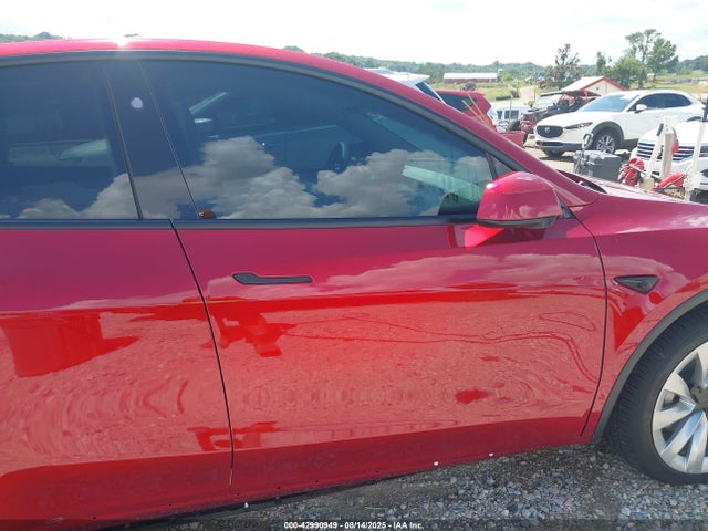 2026 TESLA MODEL Y 7SAYGDEE9TF323336 Photo 4