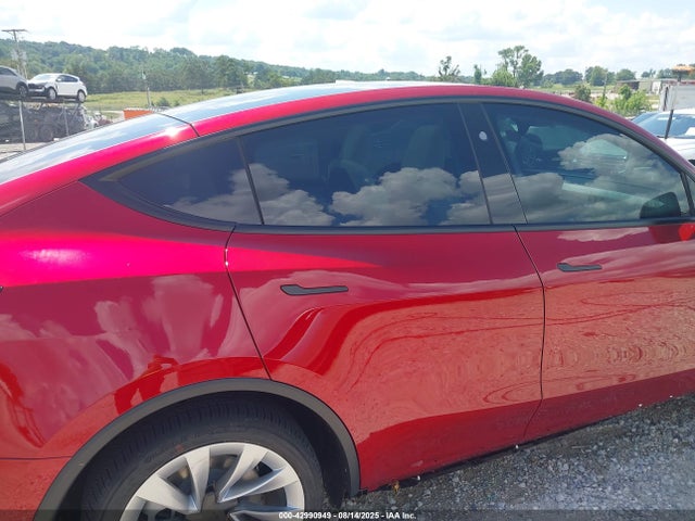 2026 TESLA MODEL Y 7SAYGDEE9TF323336 Photo 7