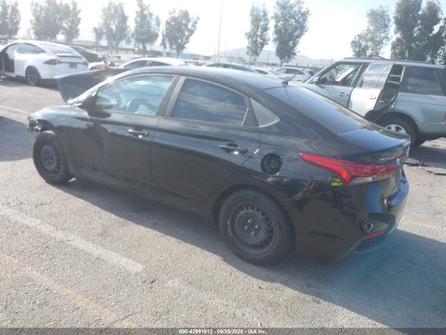 Hyundai Accent 2018 3KPC24A37JE019967 Image 3