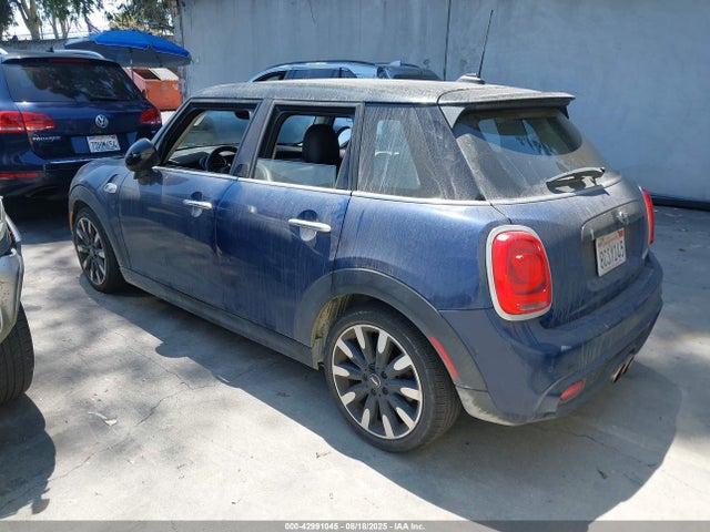 2018 MINI HARDTOP WMWXU3C55J2B64877 Photo 2
