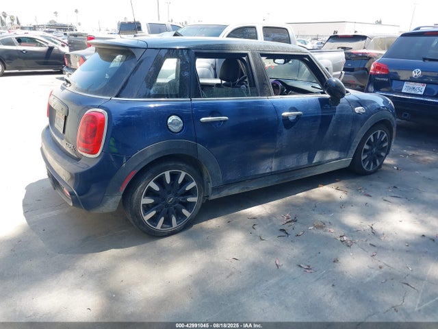 2018 MINI HARDTOP WMWXU3C55J2B64877 Photo 3