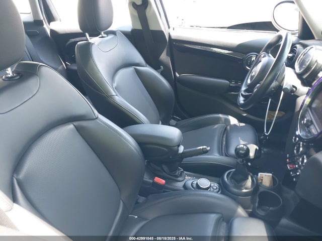 2018 MINI HARDTOP WMWXU3C55J2B64877 Photo 4