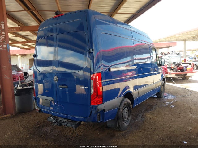 Mercedes-Benz om651 2021 W1W4DBHY1MT054427 Image 4