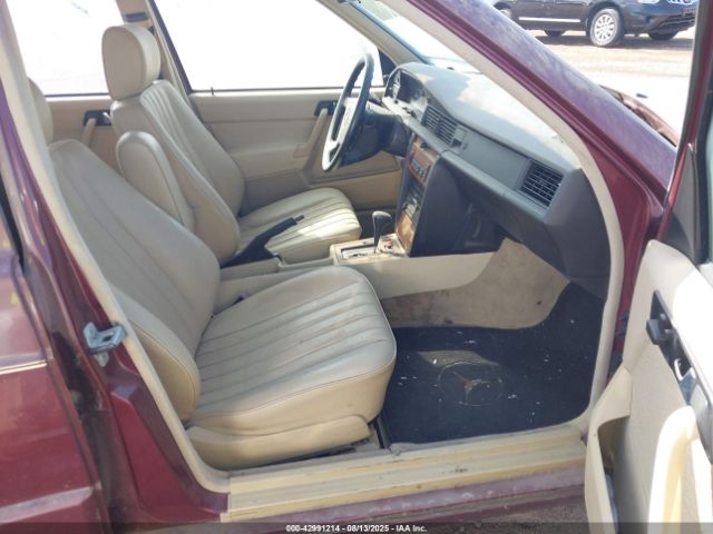 1992 MERCEDES-BENZ 190 WDBDA28D8NF982980 Photo 4