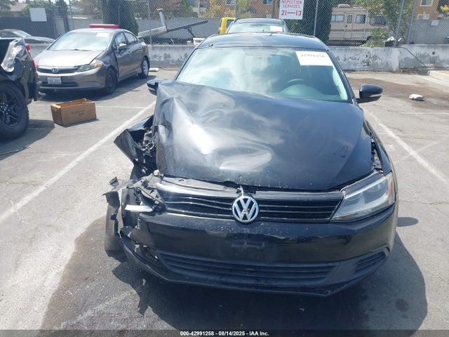 3VWD17AJ0EM393238 Volkswagen Jetta
