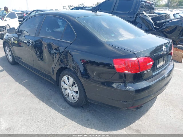 3VWD17AJ0EM393238 Volkswagen Jetta