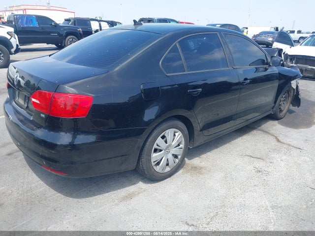 3VWD17AJ0EM393238 Volkswagen Jetta