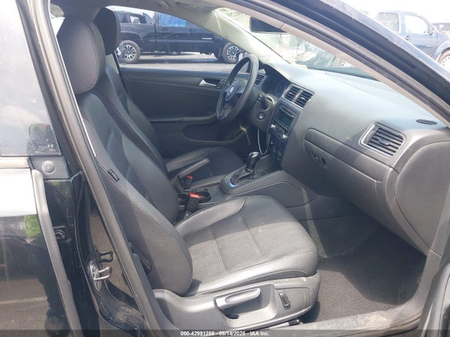 3VWD17AJ0EM393238 Volkswagen Jetta