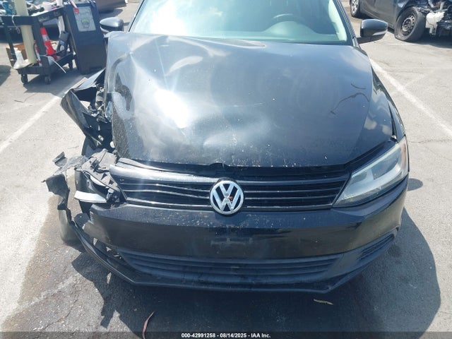 3VWD17AJ0EM393238 Volkswagen Jetta