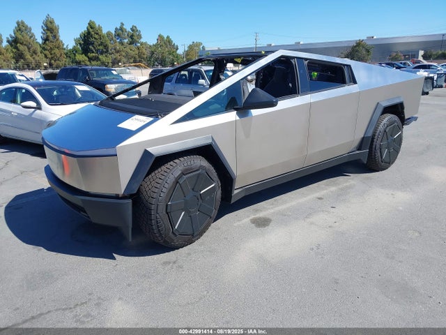 2025 TESLA CYBERTRUCK 7G2CEHEE7SA076489 Photo 1