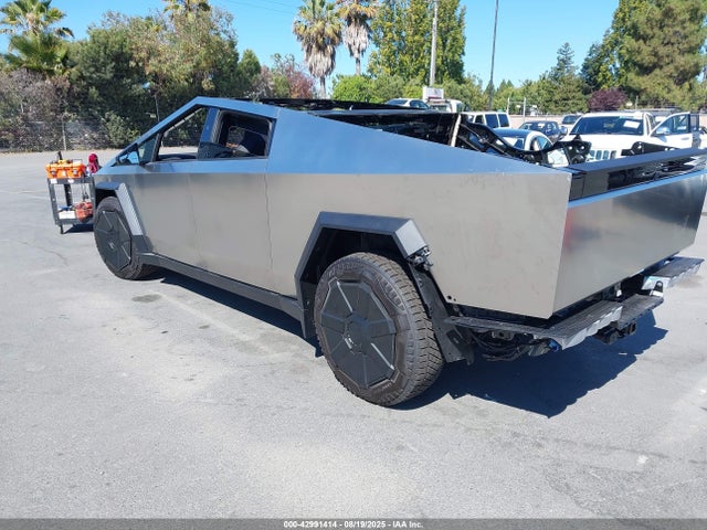 2025 TESLA CYBERTRUCK 7G2CEHEE7SA076489 Photo 2