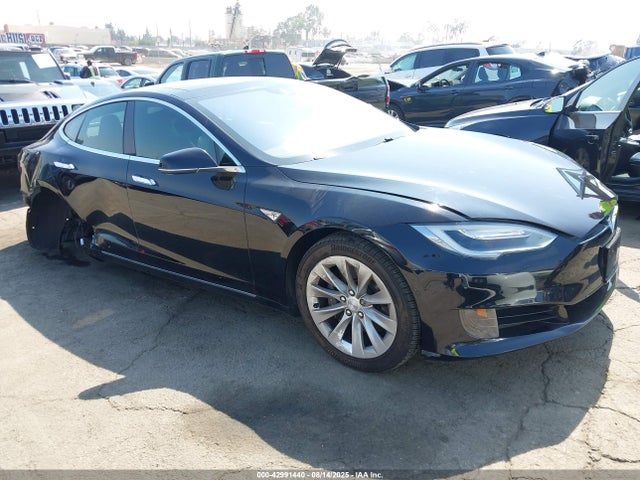 2016 TESLA MODEL S 5YJSA1E12GF151351 Photo 0