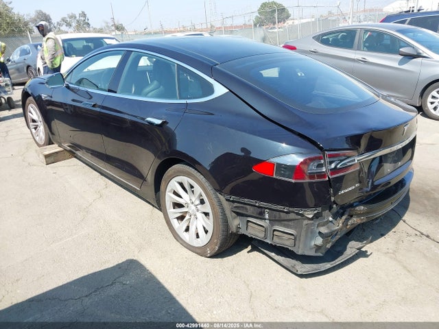 2016 TESLA MODEL S 5YJSA1E12GF151351 Photo 2