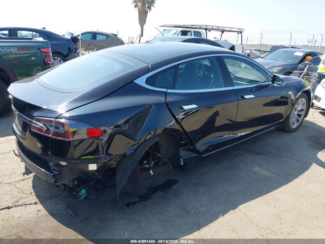 2016 TESLA MODEL S 5YJSA1E12GF151351 Photo 3